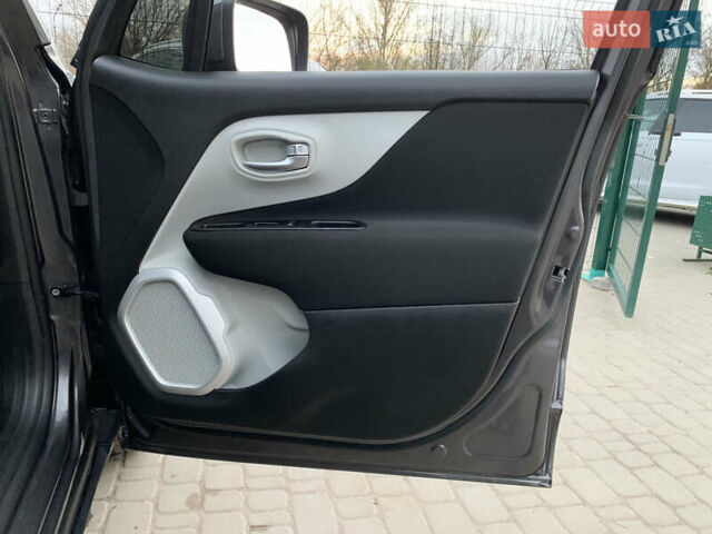 Серый Джип Ренегат, объемом двигателя 2.4 л и пробегом 95 тыс. км за 13499 $, фото 31 на Automoto.ua