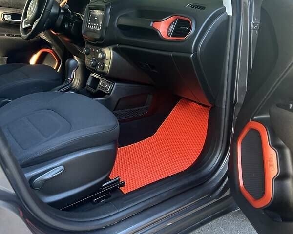 Серый Джип Ренегат, объемом двигателя 2.36 л и пробегом 158 тыс. км за 14600 $, фото 11 на Automoto.ua