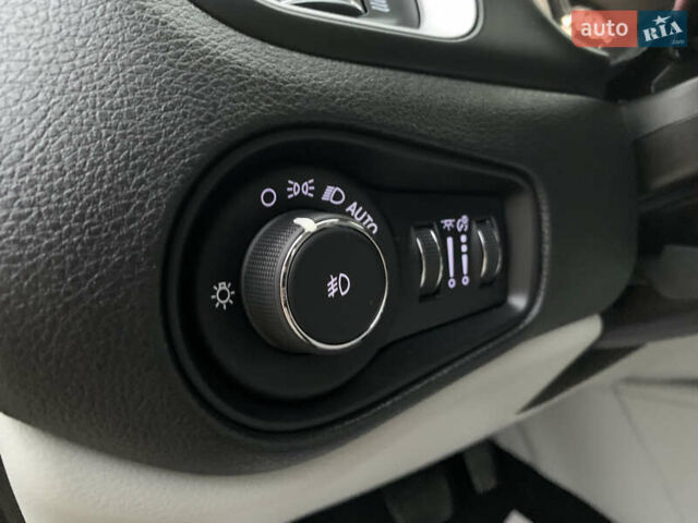 Серый Джип Ренегат, объемом двигателя 2.4 л и пробегом 95 тыс. км за 13499 $, фото 44 на Automoto.ua