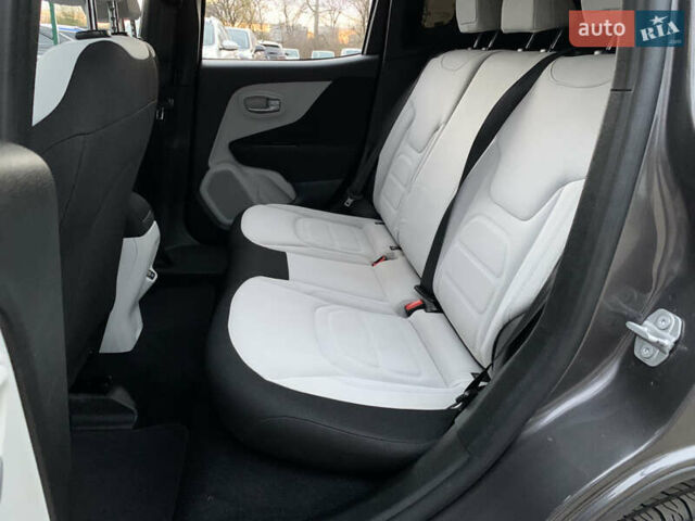 Серый Джип Ренегат, объемом двигателя 2.4 л и пробегом 95 тыс. км за 13499 $, фото 27 на Automoto.ua