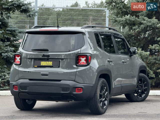 Сірий Джип Ренегат, об'ємом двигуна 2.4 л та пробігом 79 тис. км за 15500 $, фото 16 на Automoto.ua