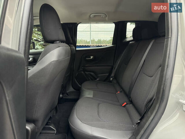 Сірий Джип Ренегат, об'ємом двигуна 2.4 л та пробігом 79 тис. км за 15500 $, фото 30 на Automoto.ua