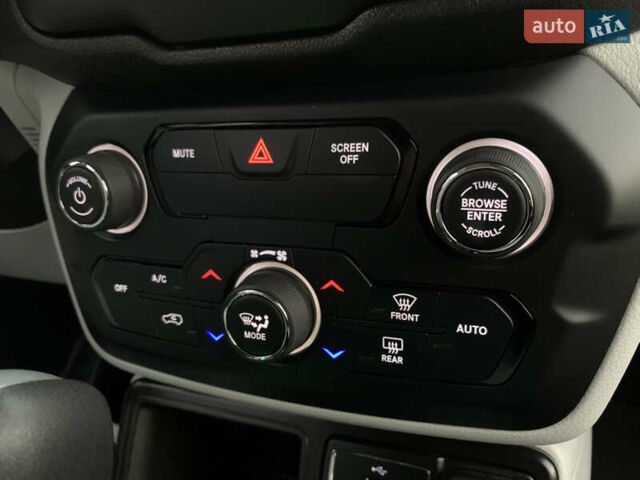 Серый Джип Ренегат, объемом двигателя 2.4 л и пробегом 95 тыс. км за 13499 $, фото 35 на Automoto.ua