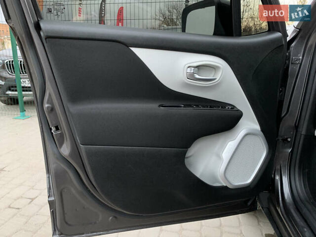 Серый Джип Ренегат, объемом двигателя 2.4 л и пробегом 95 тыс. км за 13499 $, фото 23 на Automoto.ua