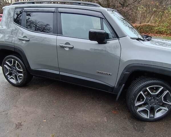 Серый Джип Ренегат, объемом двигателя 1.33 л и пробегом 49 тыс. км за 19900 $, фото 5 на Automoto.ua