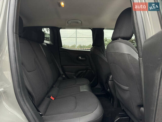 Сірий Джип Ренегат, об'ємом двигуна 2.4 л та пробігом 79 тис. км за 15500 $, фото 29 на Automoto.ua