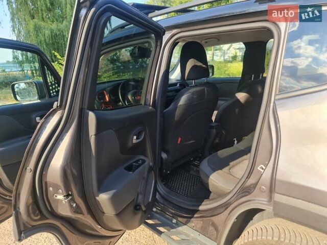 Сірий Джип Ренегат, об'ємом двигуна 1.33 л та пробігом 73 тис. км за 16500 $, фото 13 на Automoto.ua