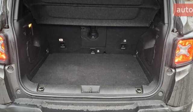 Джип Ренегат 2020 в Киеве на Automoto.ua Серый Джип Ренегат, объемом двигателя 2.36 л и пробегом 45 тыс. км за 17700 $, фото 6 на Automoto.ua