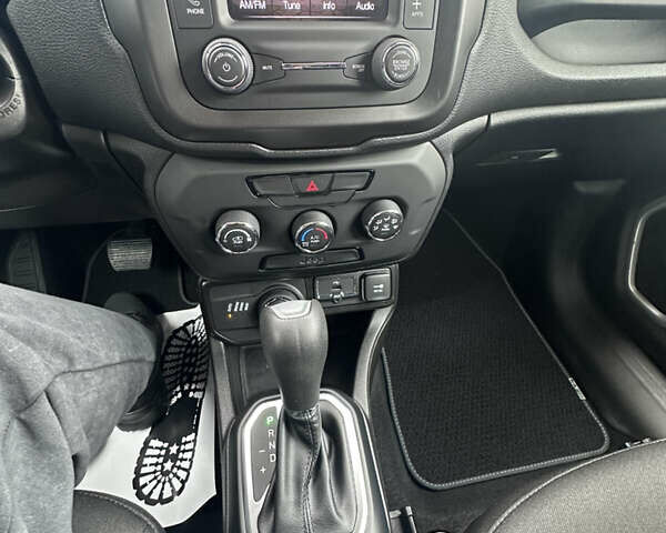 Сірий Джип Ренегат, об'ємом двигуна 2.36 л та пробігом 103 тис. км за 14500 $, фото 19 на Automoto.ua