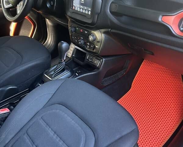 Серый Джип Ренегат, объемом двигателя 2.36 л и пробегом 158 тыс. км за 14600 $, фото 10 на Automoto.ua