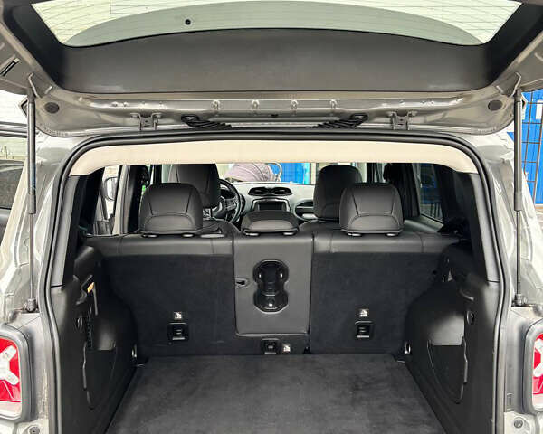 Джип Ренегат 2020 в Киеве на Automoto.ua Серый Джип Ренегат, объемом двигателя 1.33 л и пробегом 57 тыс. км за 18000 $, фото 28 на Automoto.ua