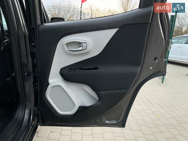 Серый Джип Ренегат, объемом двигателя 2.4 л и пробегом 95 тыс. км за 13499 $, фото 29 на Automoto.ua