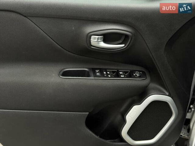 Серый Джип Ренегат, объемом двигателя 2.4 л и пробегом 89 тыс. км за 14500 $, фото 31 на Automoto.ua