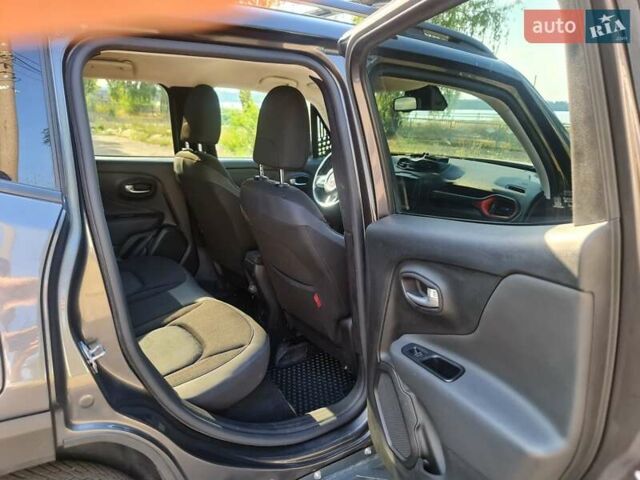 Сірий Джип Ренегат, об'ємом двигуна 1.33 л та пробігом 73 тис. км за 16500 $, фото 12 на Automoto.ua