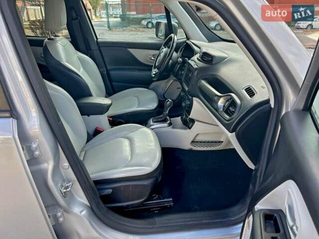 Сірий Джип Ренегат, об'ємом двигуна 1.33 л та пробігом 166 тис. км за 7200 $, фото 5 на Automoto.ua