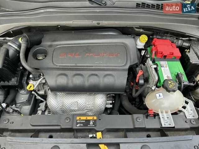 Серый Джип Ренегат, объемом двигателя 2.36 л и пробегом 158 тыс. км за 14600 $, фото 13 на Automoto.ua