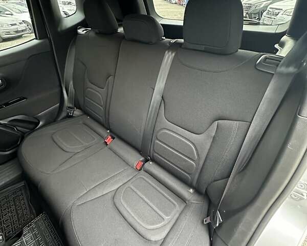 Серый Джип Ренегат, объемом двигателя 2.4 л и пробегом 17 тыс. км за 16200 $, фото 15 на Automoto.ua