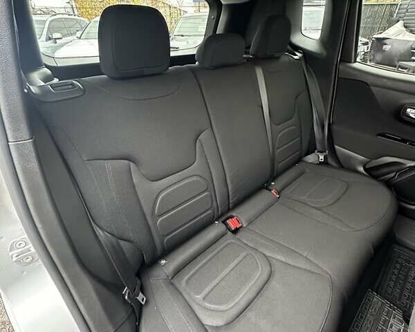 Серый Джип Ренегат, объемом двигателя 2.4 л и пробегом 17 тыс. км за 16200 $, фото 22 на Automoto.ua