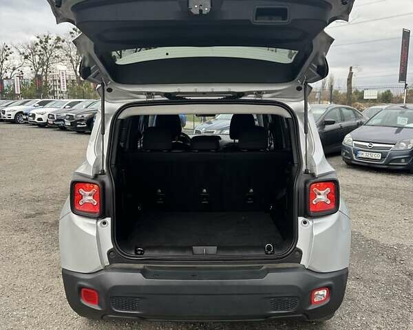 Серый Джип Ренегат, объемом двигателя 2.4 л и пробегом 17 тыс. км за 16200 $, фото 12 на Automoto.ua