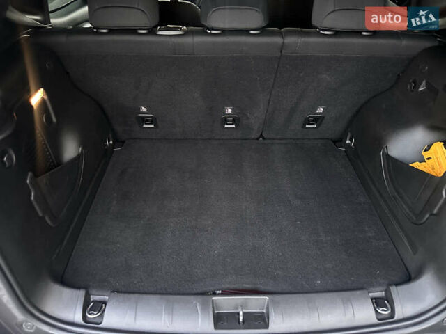 Серый Джип Ренегат, объемом двигателя 2.4 л и пробегом 70 тыс. км за 16700 $, фото 18 на Automoto.ua