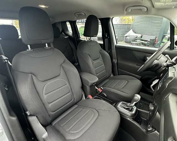 Серый Джип Ренегат, объемом двигателя 2.4 л и пробегом 17 тыс. км за 16200 $, фото 23 на Automoto.ua