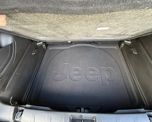 Серый Джип Ренегат, объемом двигателя 2.4 л и пробегом 45 тыс. км за 15300 $, фото 28 на Automoto.ua