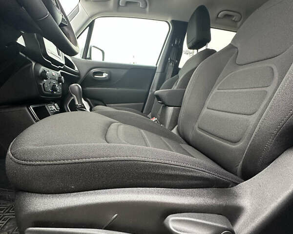 Серый Джип Ренегат, объемом двигателя 2.4 л и пробегом 17 тыс. км за 16200 $, фото 25 на Automoto.ua