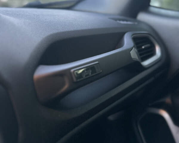 Серый Джип Ренегат, объемом двигателя 2.4 л и пробегом 70 тыс. км за 16700 $, фото 26 на Automoto.ua