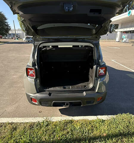 Серый Джип Ренегат, объемом двигателя 2.4 л и пробегом 57 тыс. км за 18490 $, фото 20 на Automoto.ua