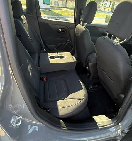 Серый Джип Ренегат, объемом двигателя 2.4 л и пробегом 57 тыс. км за 18490 $, фото 18 на Automoto.ua