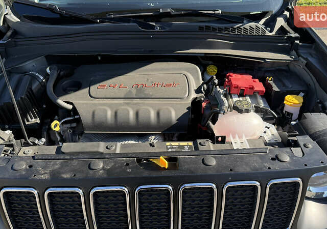 Серый Джип Ренегат, объемом двигателя 2.4 л и пробегом 57 тыс. км за 18490 $, фото 23 на Automoto.ua