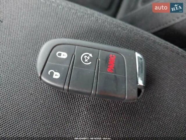 Серый Джип Ренегат, объемом двигателя 0 л и пробегом 45 тыс. км за 13500 $, фото 9 на Automoto.ua