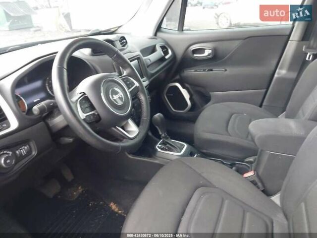 Серый Джип Ренегат, объемом двигателя 0 л и пробегом 45 тыс. км за 13500 $, фото 4 на Automoto.ua