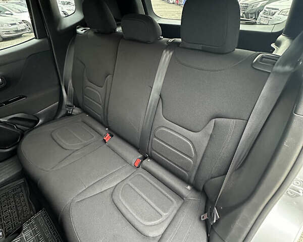 Серый Джип Ренегат, объемом двигателя 2.4 л и пробегом 17 тыс. км за 16200 $, фото 15 на Automoto.ua