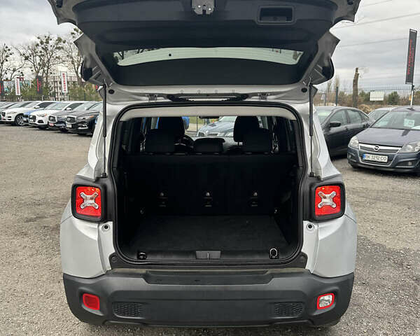 Серый Джип Ренегат, объемом двигателя 2.4 л и пробегом 17 тыс. км за 16200 $, фото 12 на Automoto.ua