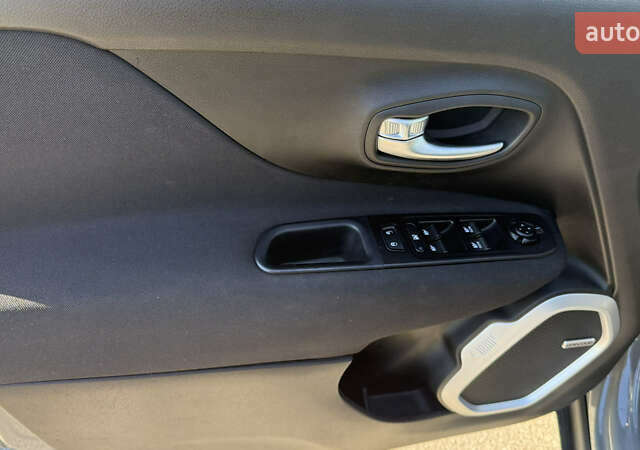 Серый Джип Ренегат, объемом двигателя 2.4 л и пробегом 57 тыс. км за 18490 $, фото 10 на Automoto.ua