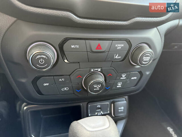 Серый Джип Ренегат, объемом двигателя 2.4 л и пробегом 45 тыс. км за 15300 $, фото 74 на Automoto.ua