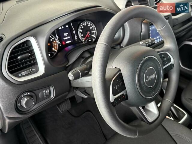 Сірий Джип Ренегат, об'ємом двигуна 2.4 л та пробігом 25 тис. км за 16500 $, фото 13 на Automoto.ua