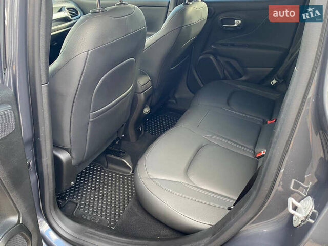 Серый Джип Ренегат, объемом двигателя 1.33 л и пробегом 55 тыс. км за 18900 $, фото 10 на Automoto.ua