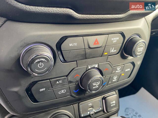 Серый Джип Ренегат, объемом двигателя 1.33 л и пробегом 55 тыс. км за 18900 $, фото 17 на Automoto.ua