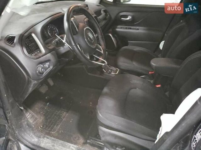 Джип Ренегат 2023 в Харькове на Automoto.ua Серый Джип Ренегат, объемом двигателя 1.33 л и пробегом 49 тыс. км за 13500 $, фото 6 на Automoto.ua