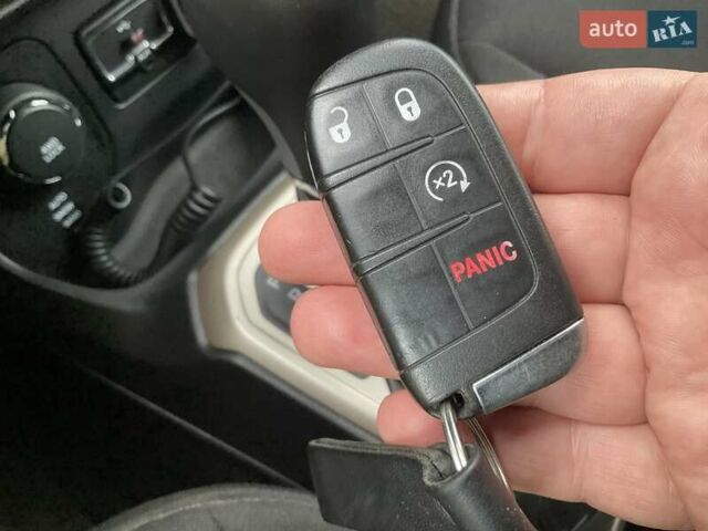 Синій Джип Ренегат, об'ємом двигуна 2.36 л та пробігом 200 тис. км за 12000 $, фото 14 на Automoto.ua