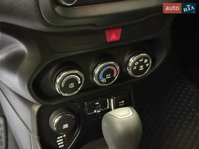 Синий Джип Ренегат, объемом двигателя 2.36 л и пробегом 128 тыс. км за 10999 $, фото 50 на Automoto.ua