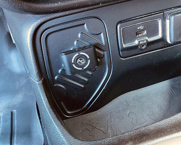 Синий Джип Ренегат, объемом двигателя 2.4 л и пробегом 125 тыс. км за 12500 $, фото 6 на Automoto.ua