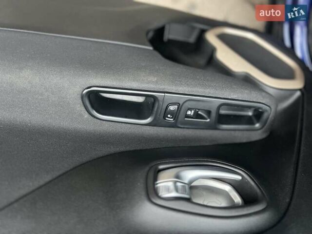 Синій Джип Ренегат, об'ємом двигуна 2.4 л та пробігом 190 тис. км за 11500 $, фото 25 на Automoto.ua