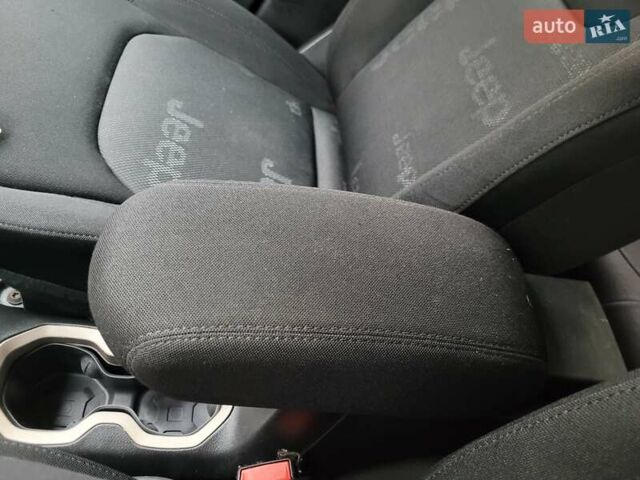 Синий Джип Ренегат, объемом двигателя 2.36 л и пробегом 249 тыс. км за 11750 $, фото 46 на Automoto.ua