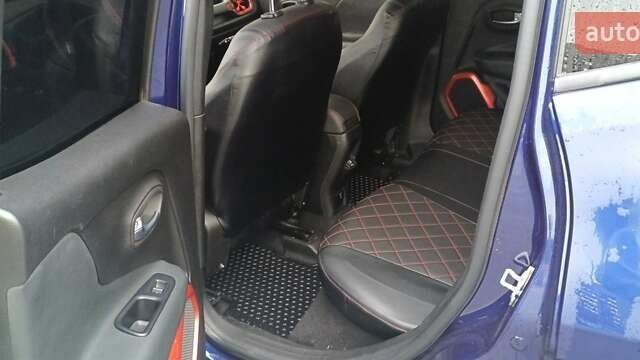 Синий Джип Ренегат, объемом двигателя 1.3 л и пробегом 45 тыс. км за 12400 $, фото 9 на Automoto.ua