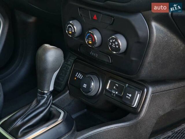 Синій Джип Ренегат, об'ємом двигуна 2.36 л та пробігом 49 тис. км за 13990 $, фото 52 на Automoto.ua