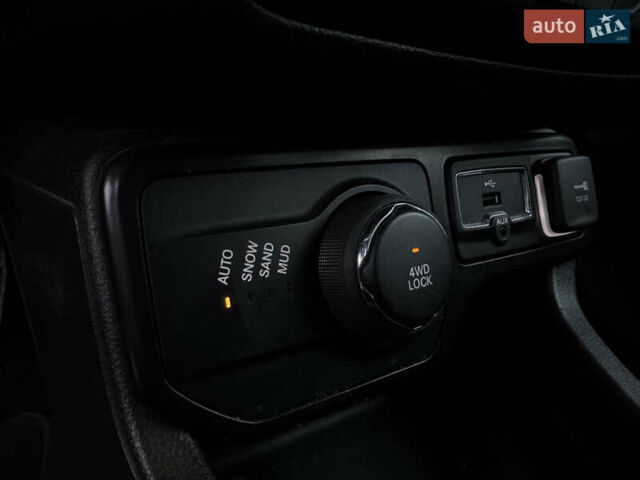 Синій Джип Ренегат, об'ємом двигуна 2.4 л та пробігом 112 тис. км за 13700 $, фото 8 на Automoto.ua