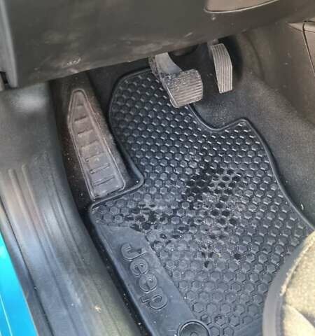 Синий Джип Ренегат, объемом двигателя 2.4 л и пробегом 133 тыс. км за 13900 $, фото 54 на Automoto.ua